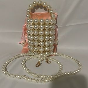 Pearl Clutch